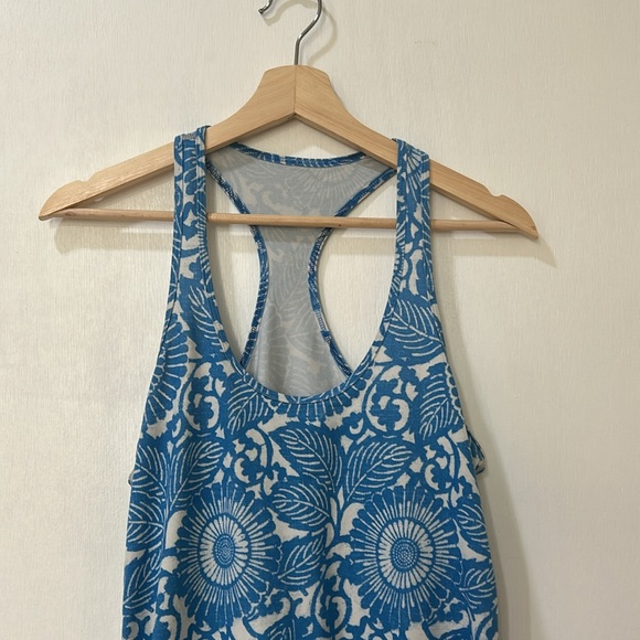 LULEMON WOMENS ACTIVEWEAR TANK TOP BLUE WHITE FLORAL Sz MD o LG - Picture 4 of 10
